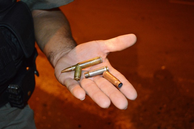 Cápsulas de grosso calibre  usadas pelos  bandidos 