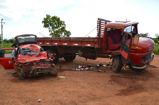 Condutor do caminhão foi detido e encaminhado para delegacia de Buriti dos Lopes. (Foto: Frank Cardoso / Boca do Povo)