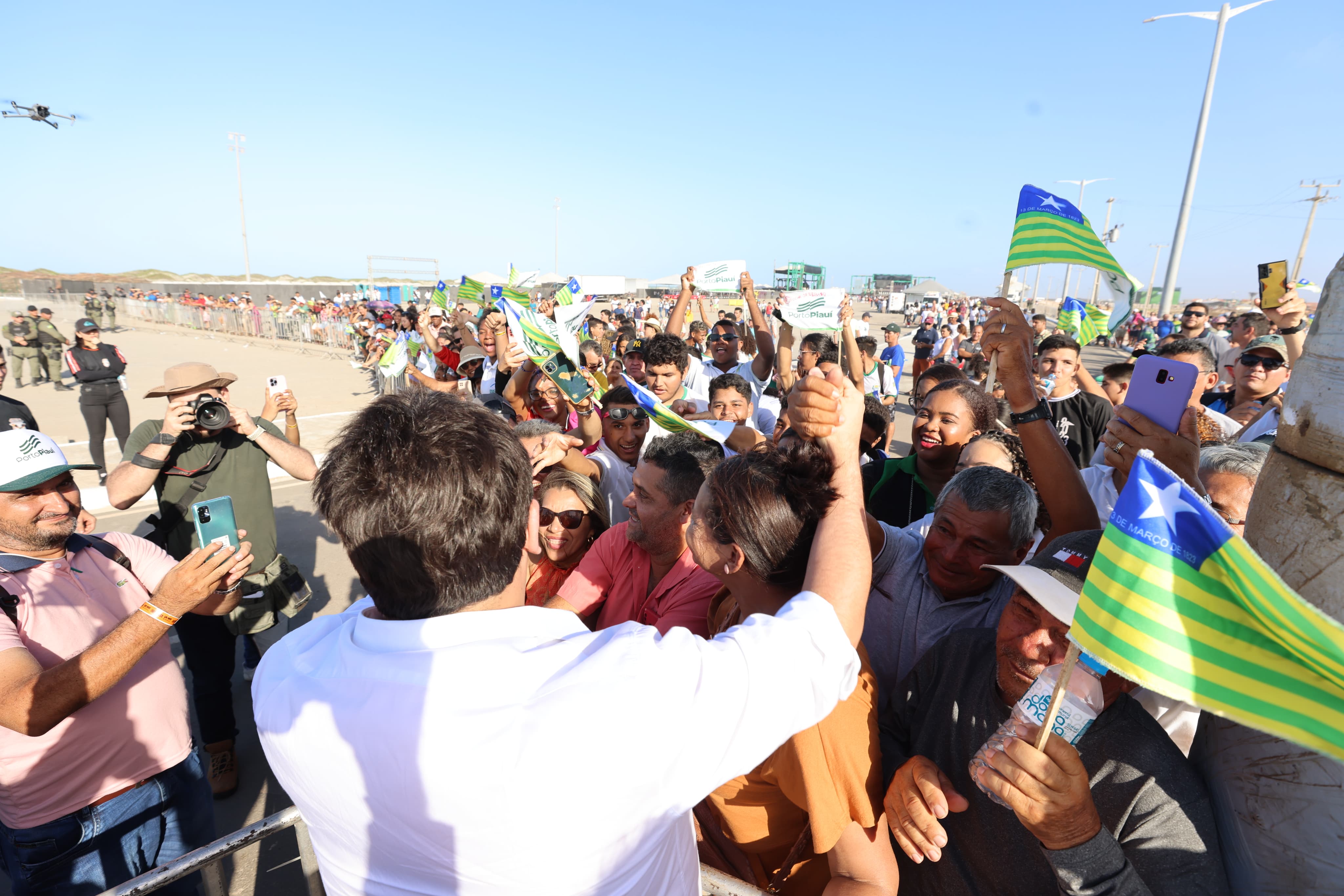 Rafael Fonteles inaugura o Porto Piauí com presença de autoridades em Luís Correia