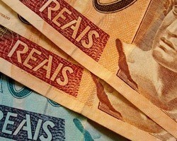 Governo anuncia salário mínimo de R$ 678 para 2013