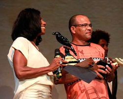 Projeto Cine-Perifeira, do MP3, fatura prêmio no Rio de Janeiro das mãos de Glória Maria
