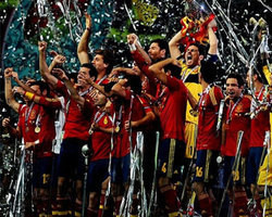 Espanha goleia a Itália por 4 a na Ucrânia  e conquista o bicampeonato na Eurocopa 2012 