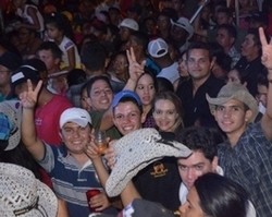 Festa do Vaqueiro reúne milhares de pessoas em Itainópolis