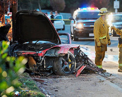 Estrada teria contribuído para acidente que matou ator Paul Walker na Califórnia, afirma família 
