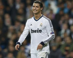 C. Ronaldo marca, mas Real apenas empata com M. United