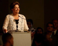 Após PIB baixo, Dilma Rousseff critica “mercadores do pessimismo”