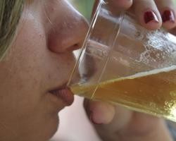 Cerveja: a bebida preferida dos brasileiros, é a marca registrada de consumo nas altas temperaturas