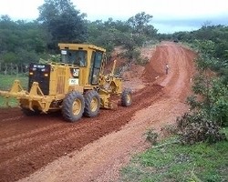 Recuperação das estradas vicinais das comunidades do município de Arraial - PI. 