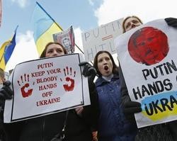 Putin nega que forças estejam cercando as bases ucranianas