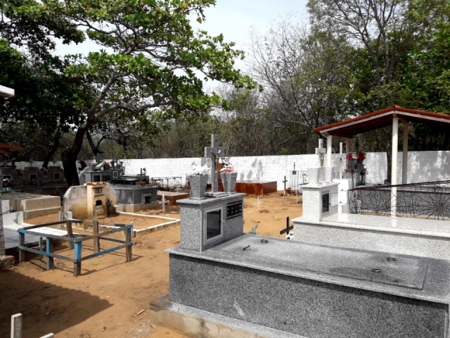 Prefeitura de Dom Expedito Lopes intensifica limpeza nos cemitérios - Imagem 4