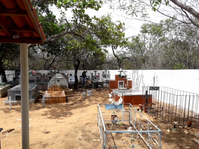 Prefeitura de Dom Expedito Lopes intensifica limpeza nos cemitérios - Imagem 5