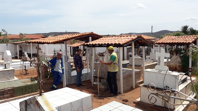 Prefeitura de Dom Expedito Lopes intensifica limpeza nos cemitérios - Imagem 26