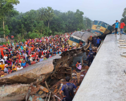 Colisão entre trens em Bangladesh deixa mortos e dezenas de feridos 