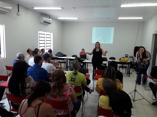 Prefeitura de Dom Expedito Lopes realiza palestra sobre Comunicação Integrada na Gestão Municipal - Imagem 13