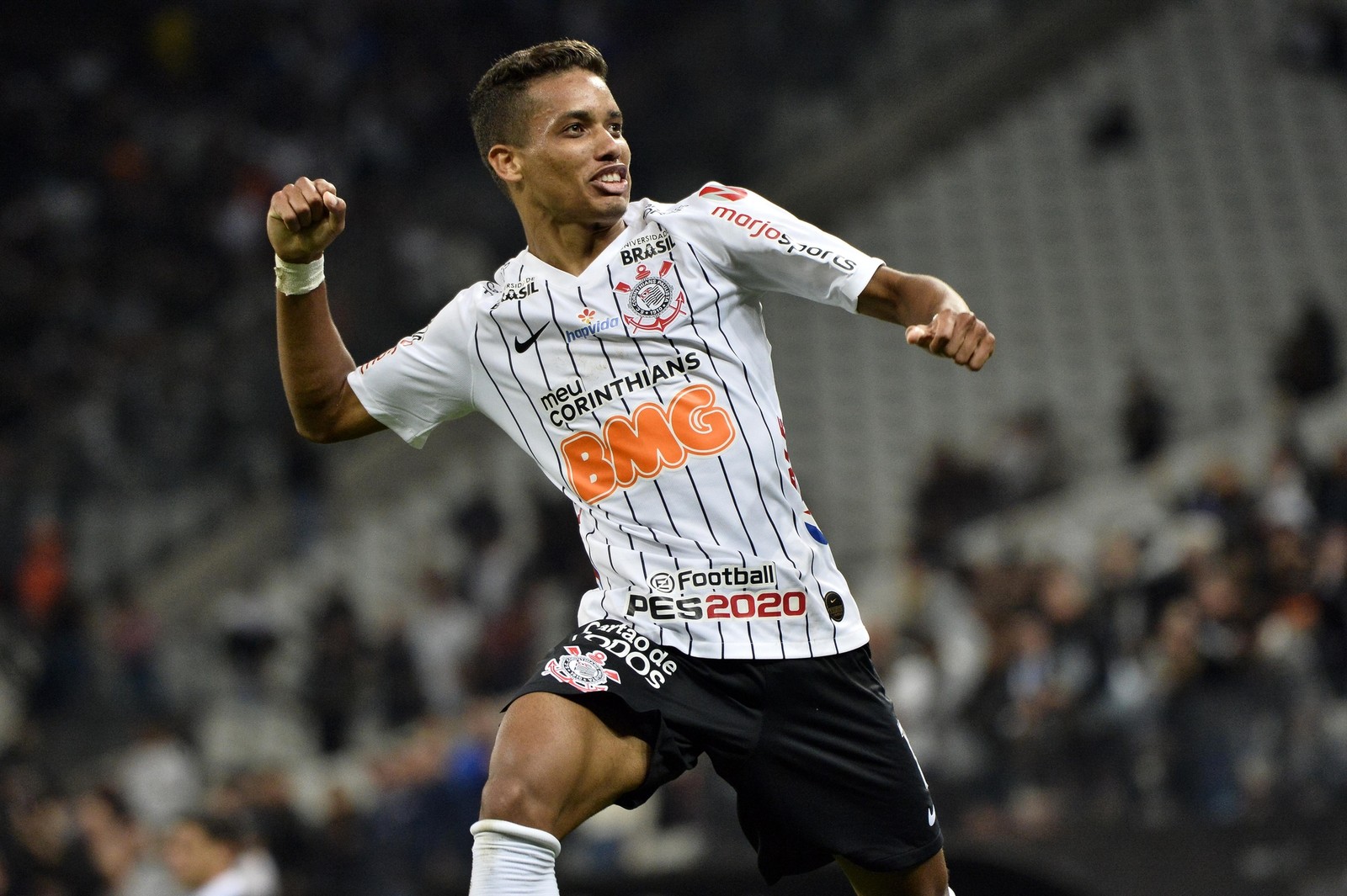 Corinthians só libera Pedrinho por mais de R$ 100 milhões