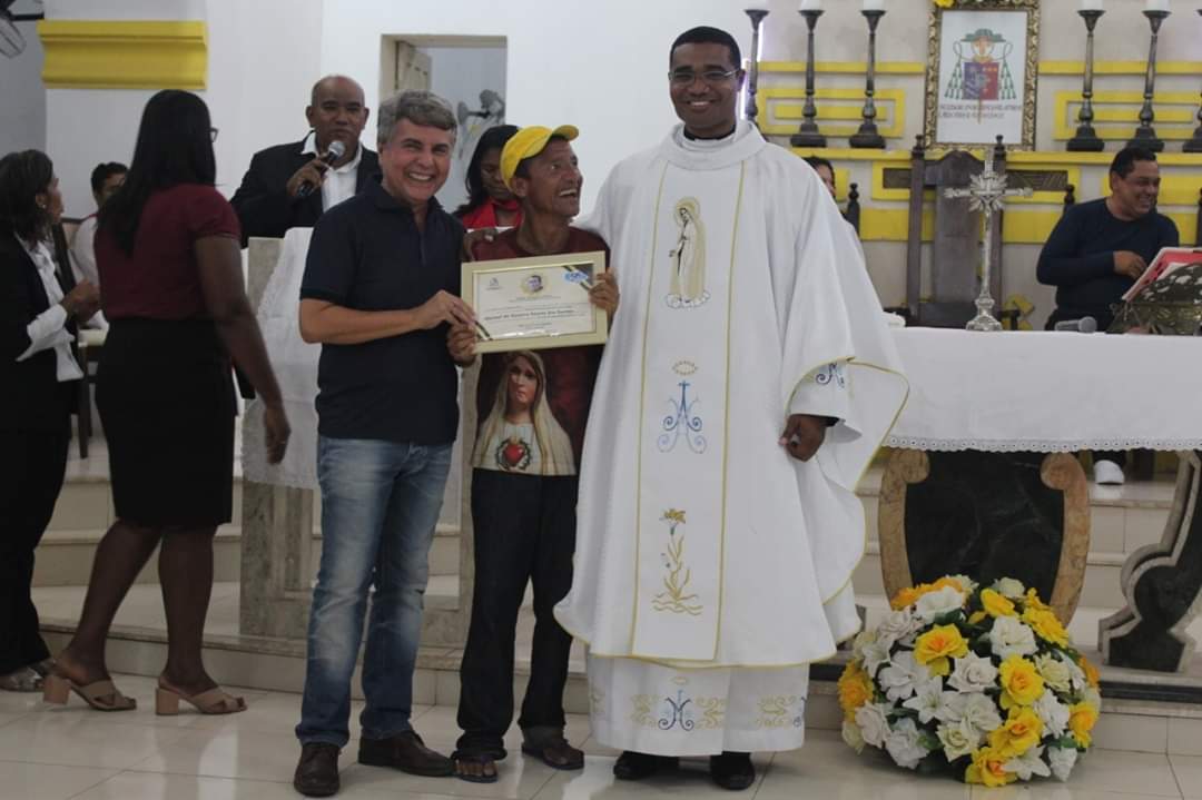 Prefeito João Luiz faz justiça e homenageia várias pessoas durante aniversário de Monsenhor Gil  - Imagem 38