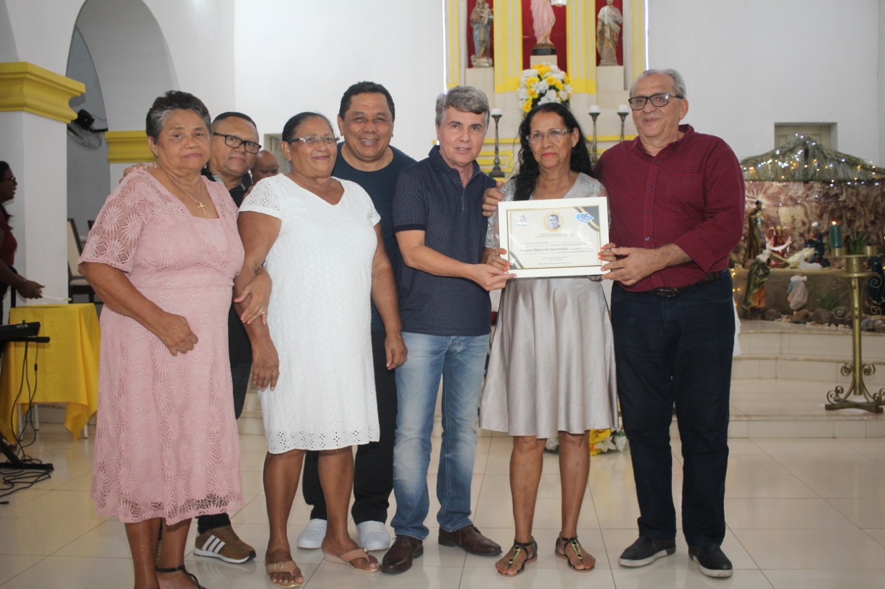 Prefeito João Luiz faz justiça e homenageia várias pessoas durante aniversário de Monsenhor Gil  - Imagem 2