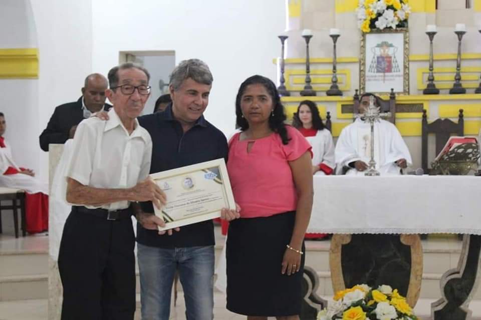 Prefeito João Luiz faz justiça e homenageia várias pessoas durante aniversário de Monsenhor Gil  - Imagem 9