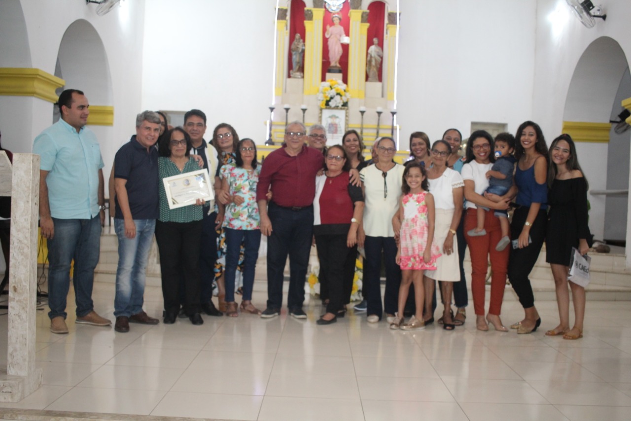 Prefeito João Luiz faz justiça e homenageia várias pessoas durante aniversário de Monsenhor Gil  - Imagem 28