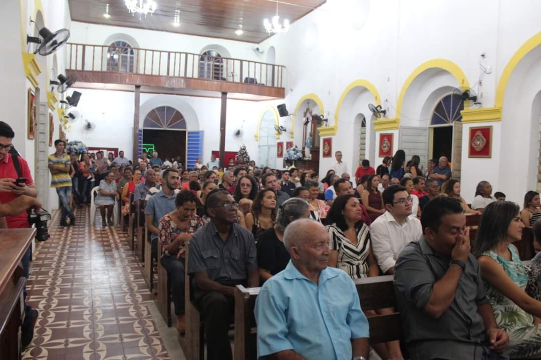 Prefeito João Luiz faz justiça e homenageia várias pessoas durante aniversário de Monsenhor Gil  - Imagem 48