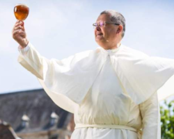 Monges fazem cerveja de alto teor alcoólico com receita do século XII