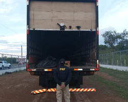 Policiais recuperam carga roubada avaliada em R$ 42 mil na BR-343 
