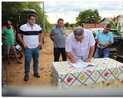 Prefeito Silva Júnior assina ordens de serviço para realização de obras 