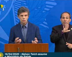 Nelson Teich diz que há um “alinhamento completo” com Bolsonaro