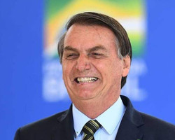 Exames de Bolsonaro dão negativos pra Covid-19, diz AGU