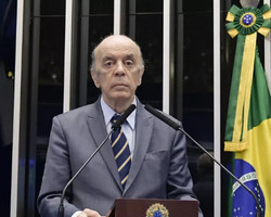 Dias Toffoli suspende buscas e apreensões no gabinete de José Serra