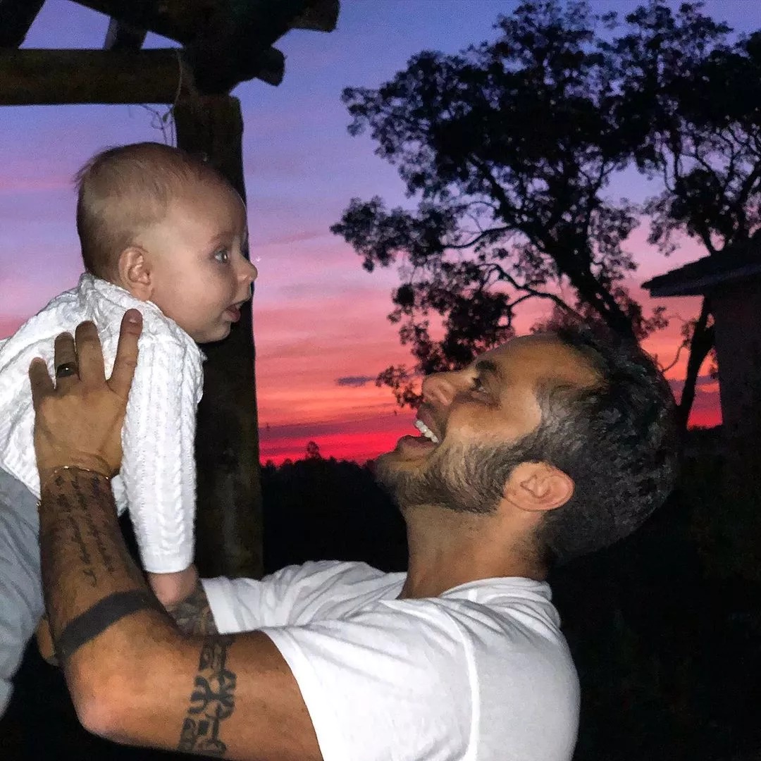 Thammy Miranda e o filho, Bento (Foto: Reprodução/Instagram)