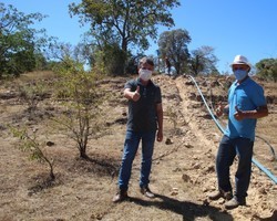 Prefeitura de Monsenhor Gil instala novos sistemas de abastecimento de água na zona rural do município e resolve problema histórico