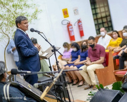 Wellington Dias participa de culto em homenagem ao Dia do Piauí