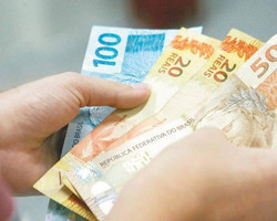 Governo diz que salário mínimo em 2022 poderá subir para R$ 1.200