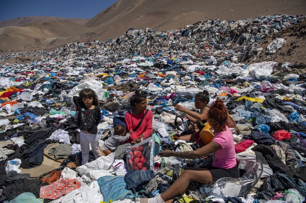 Deserto do Atacama abriga lixão tóxico da moda descartável do 1° mundo - Imagem 1