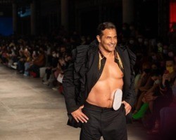 Luciano Szafir desfila com bolsa de estomia na SPFW: “ Sejamos felizes”