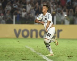 Santos vence Fortaleza por 2 a 0 e se distancia do Z4 no Brasileirão 