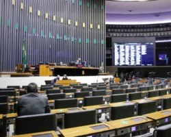 Câmara aprova em 1º turno texto-base da PEC dos Precatórios