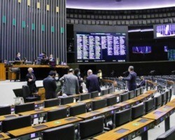 Congresso derruba veto e fundo eleitoral de R$ 5,7 bi será promulgado