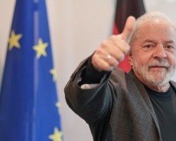 MP opina por arquivar denúncia contra Lula no caso triplex do Guarujá