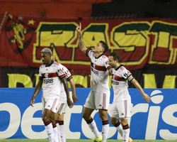 Flamengo bate Sport por 3 a 0 e segue na vice-liderança do Brasileirão