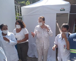 Silvio Santos é vacinado contra a Covid, e filhas comemoram na web