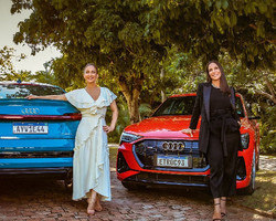 Ivete Sangalo e Claudia Leitte trocam trio por Audi elétrico em live