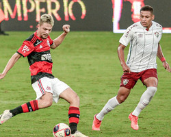Fluminense vence Flamengo por 1 a 0 em clássico do Campeonato Carioca
