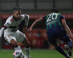 Flamengo erra, mas reage e empata com o La Calera no Chile