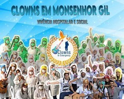 Hospital de Monsenhor Gil recebe Grupo Clowns, um momento de descontração