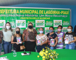 Prefeitura de Lagoinha entrega Tablets para ACS do Município