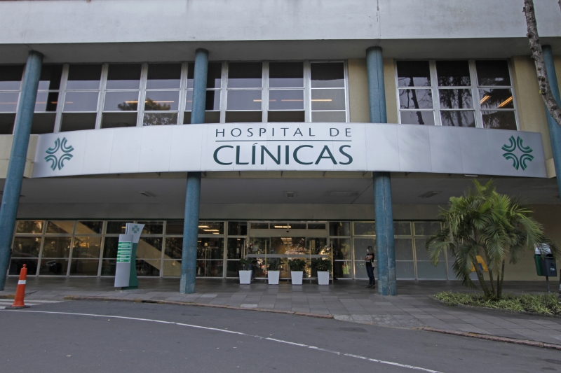Jovem estava internado no Hospital das Clínicas, em Porto Alegre (RS)