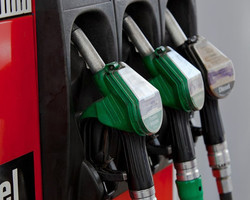 Senado discute preços e política de reajustes de combustíveis