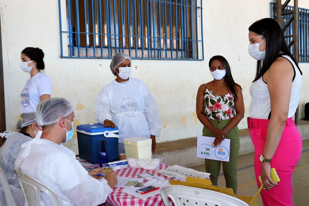 Trabalhadores da Educação são imunizados na cidade de Valença do Piaui - Imagem 72